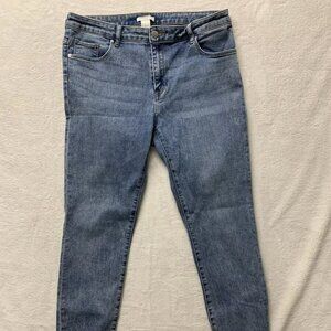 H&M Jeans Blue Straight Leg Tapered  Size 14  32 x 29